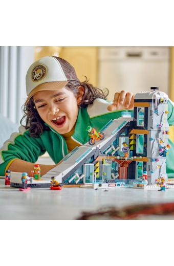 LEGO City Ski & Climbing Center 